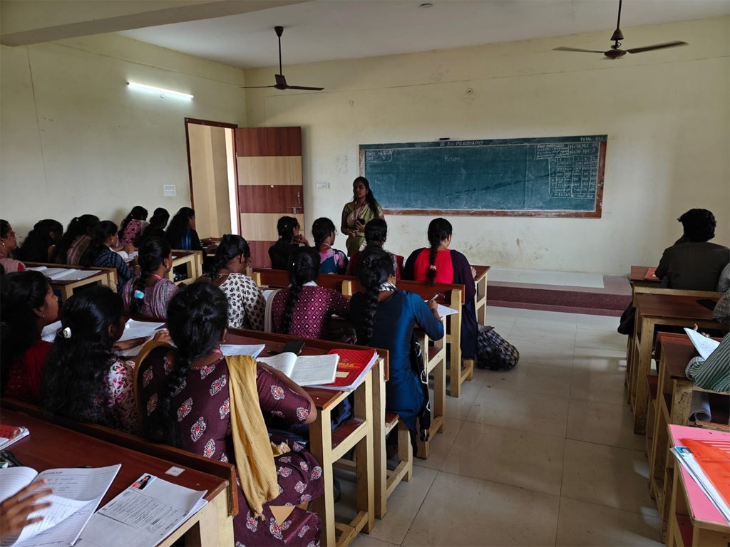 Interactive paramedical seminar for college students by VGIMS with practical healthcare learning