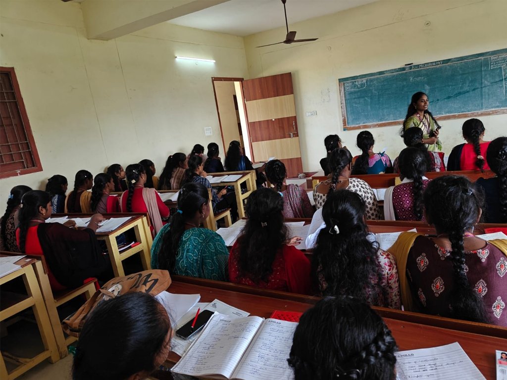 Interactive paramedical seminar for college students by VGIMS with practical healthcare learning