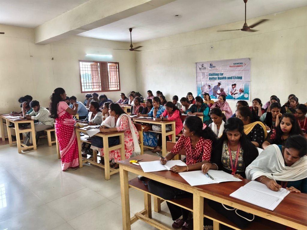 Interactive paramedical seminar for college students by VGIMS with practical healthcare learning
