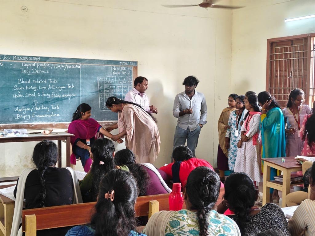 VGIMS conducting hands-on phlebotomy training for BSc students at Apollo Arts and Science College