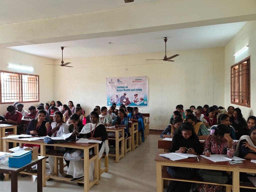 VGIMS conducting hands-on phlebotomy training for BSc students at Apollo Arts and Science College
