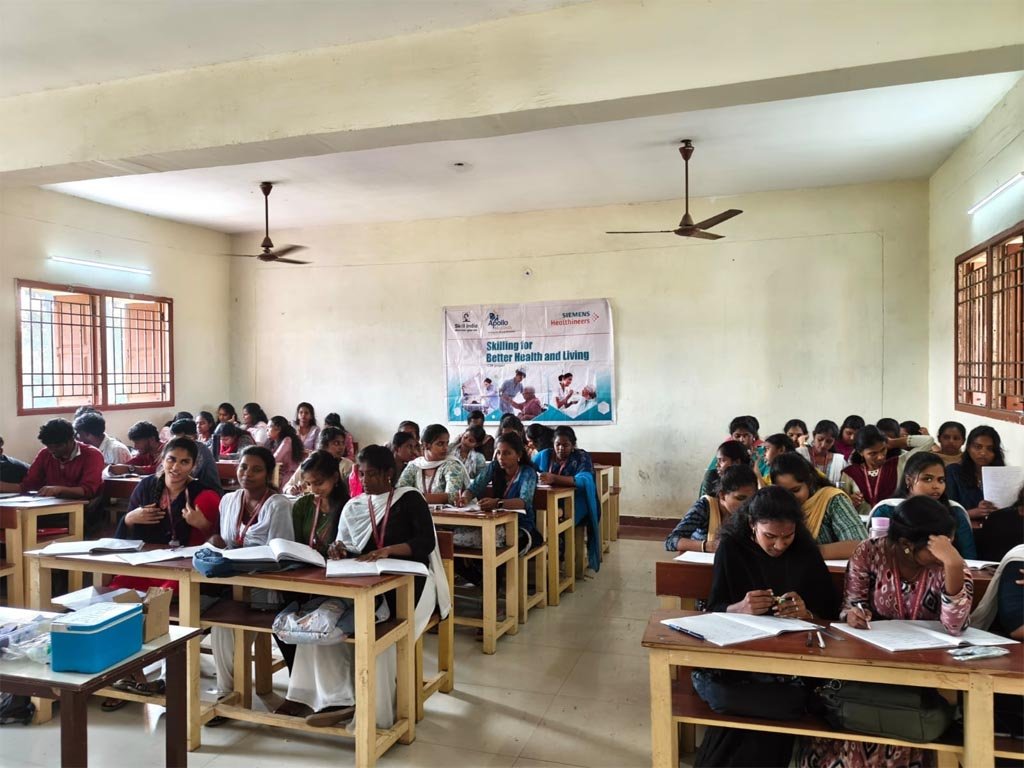 VGIMS conducting hands-on phlebotomy training for BSc students at Apollo Arts and Science College